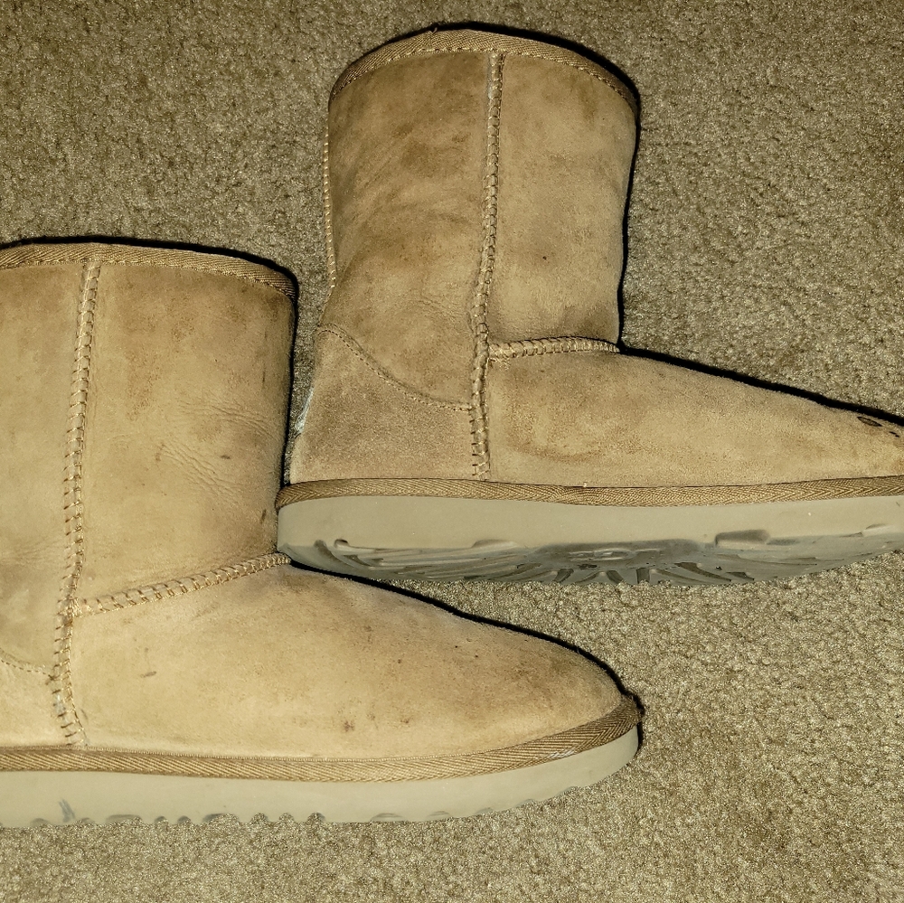 Authentic UGG Boots Women 6 Tan Short